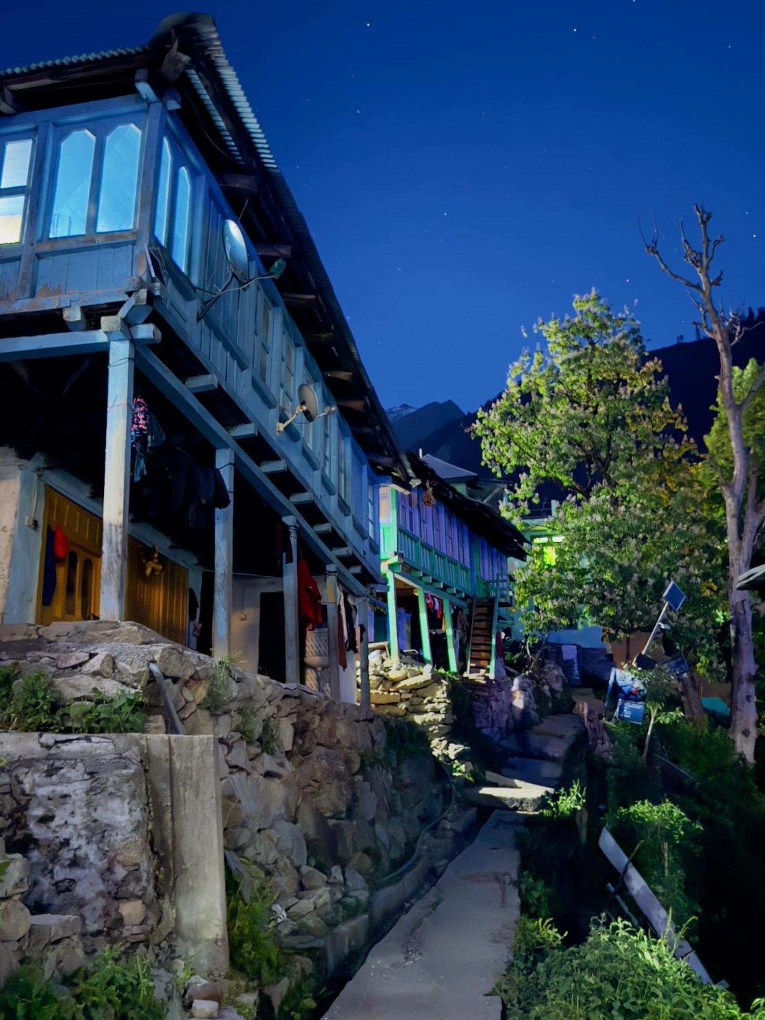 Yellowjackets Hostel Tosh Exterior foto